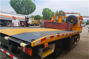 富锦附近拖车电话号码服务